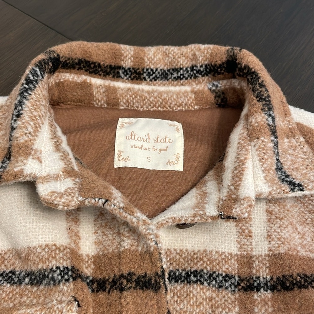 Altar’d State shacket jacket - Picture 2 of 6